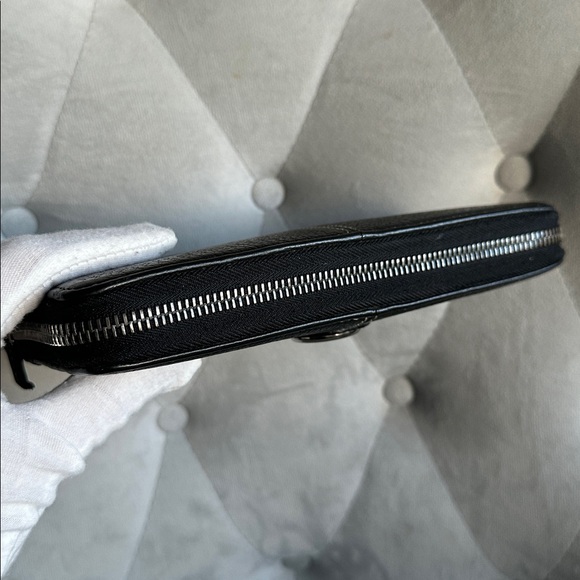 Dooney & Bourke Black Textured Leather wallet - Picture 7 of 14